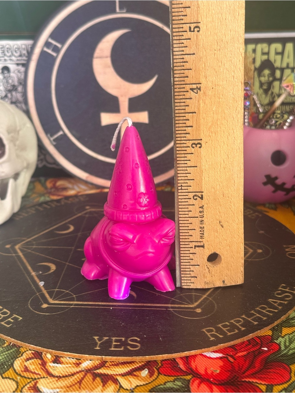 Grumpy Wizard Frog Candle - Picture 3 of 7